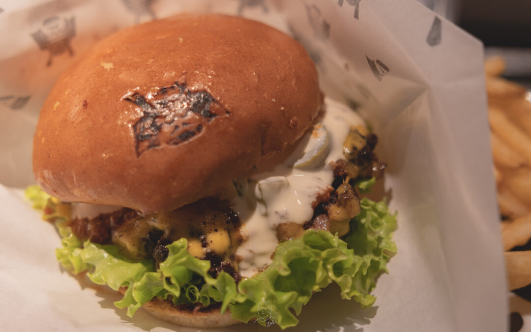 東京散策｜Shogun Burger 將軍漢堡，藏身新宿巷弄中，日本第一的和牛漢堡！